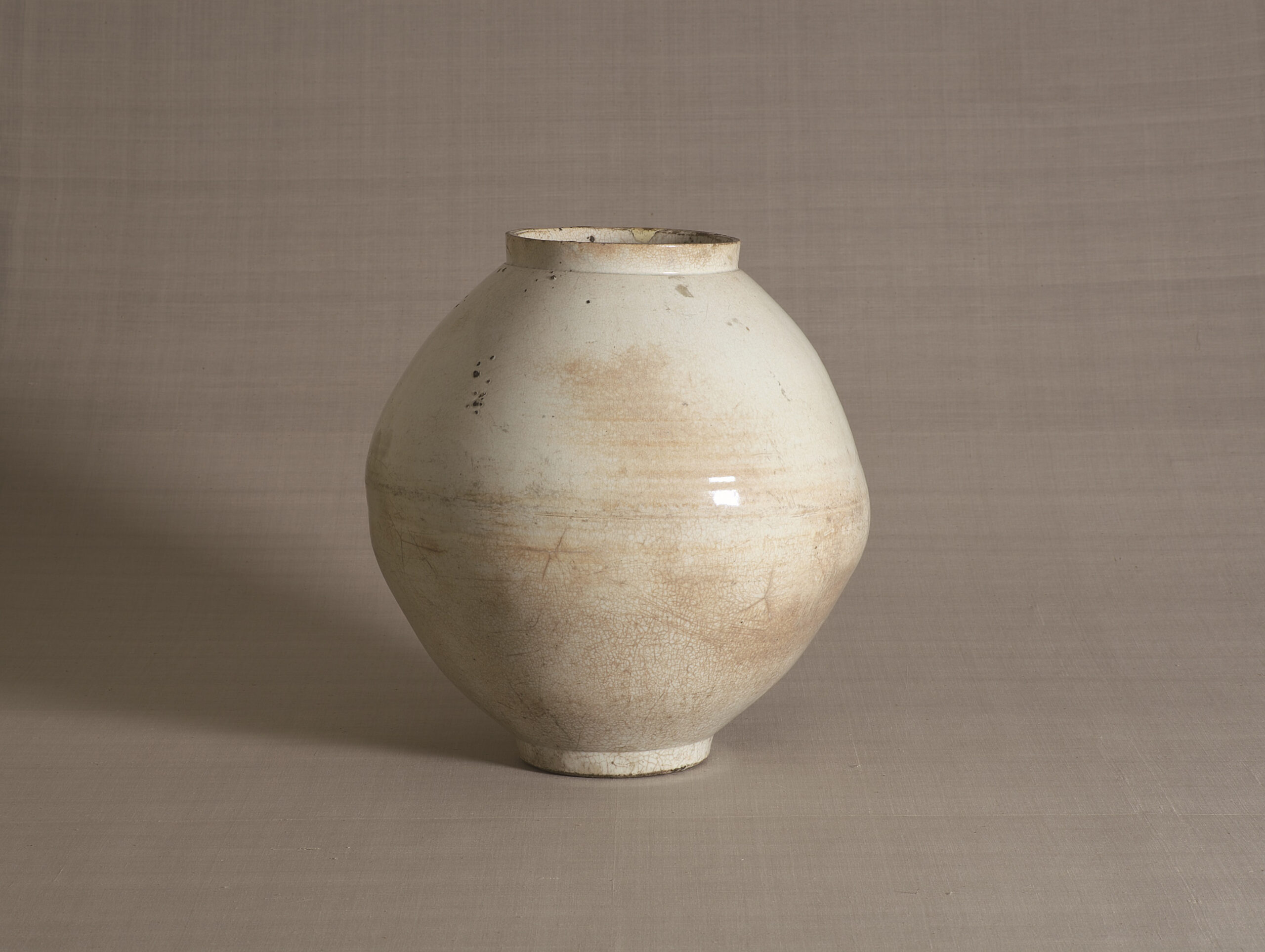 Vase ceramique coréen dal hangari art advisory hotel paris